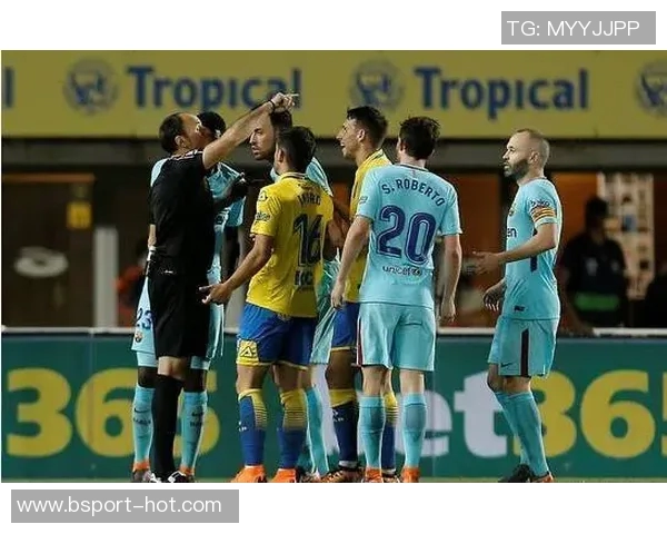 西甲激战巴萨点球大战逆转巴黎圣日耳曼引发争议判罚全场沸腾