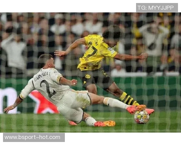 那不勒斯友谊赛大胜多特蒙德六个精彩进球引爆全场激情