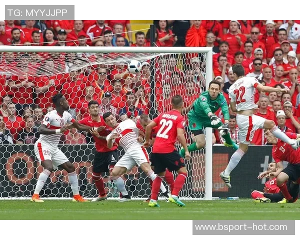 意甲激战：拜仁绝杀皇马神扑引爆全场精彩瞬间回顾