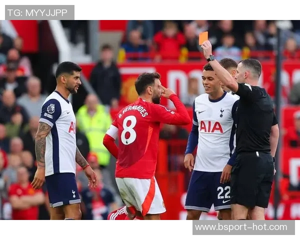 波尔图小胜曼联神奇扑救成比赛转折点数据分析揭示关键时刻 波尔图小胜曼联神奇扑救成比赛转折点数据分析揭示关键时刻